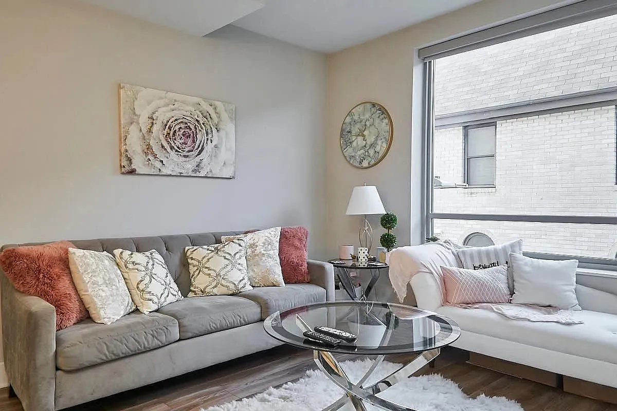 1 bed, 590 sqft, $2,450 — Photo 2