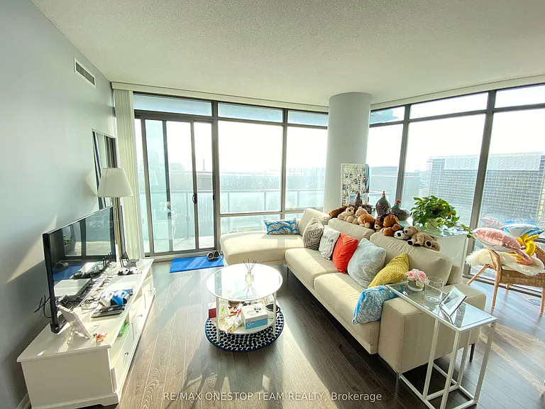 832 Bay St #1603 — Photo 2