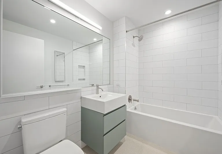 50 Varet St #4H — Photo 9