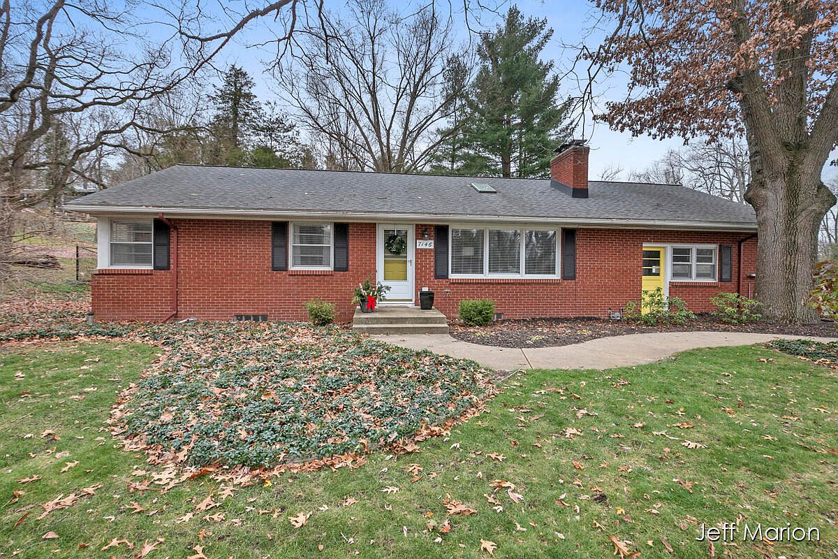 7146 Thorncrest Dr SE, Grand Rapids, MI 49546 Zillow