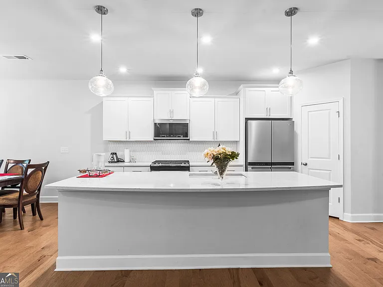 5467 Fountain Head Ln — Photo 9