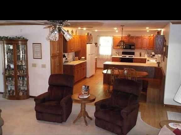 Great Room to Kitchen