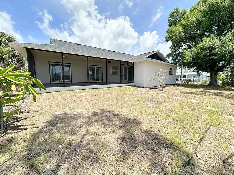 1081 Humboldt St — Photo 22