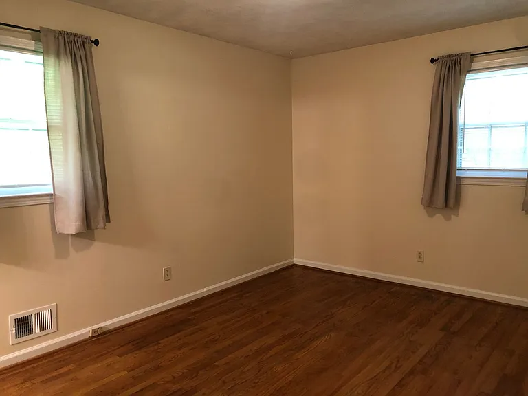 4578 Oakland Ter SW — Photo 13