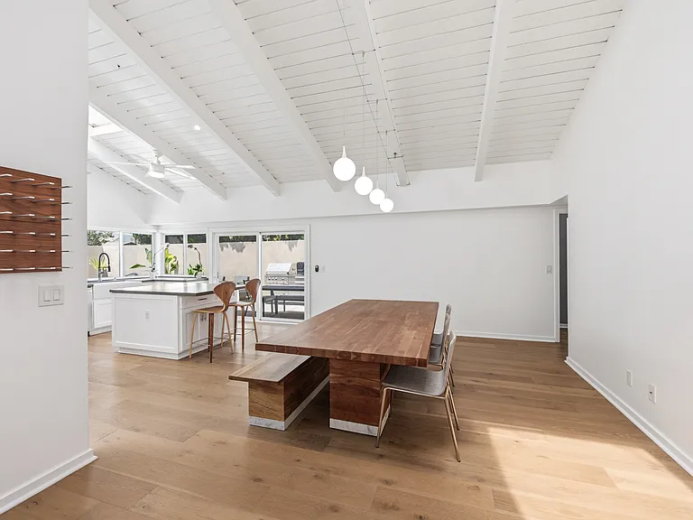 1017 Ashford Ct — Photo 13