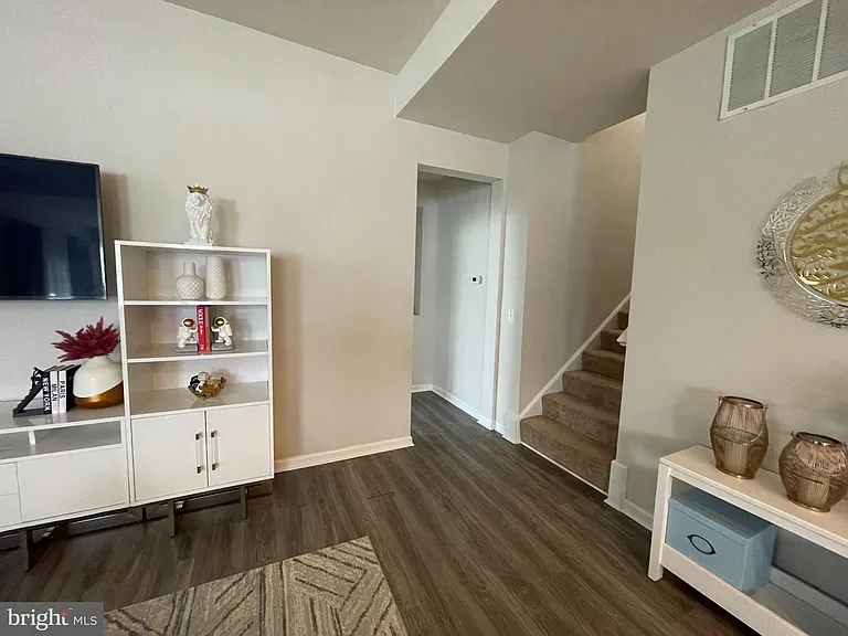 1728 Hudgins Farm Cir — Photo 10
