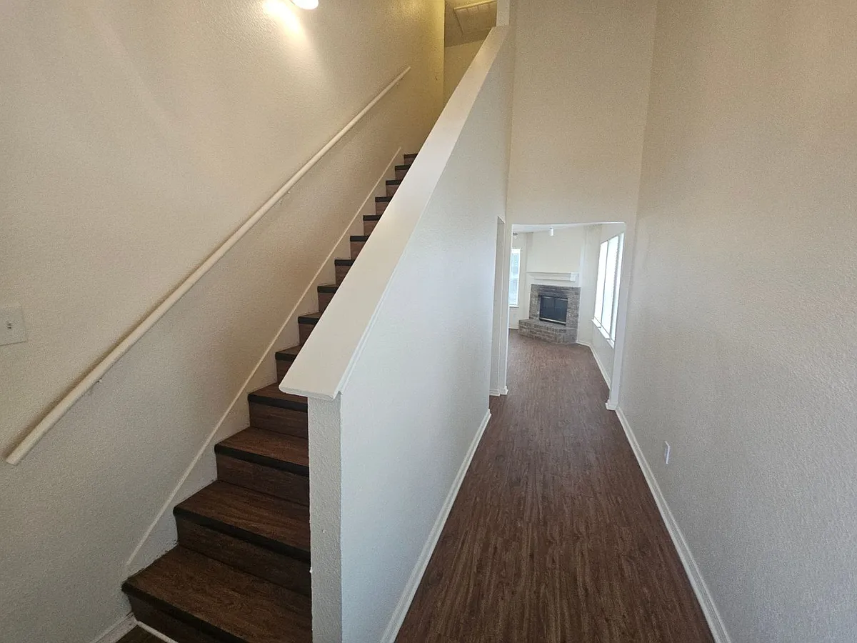 Building Photo - 9100 Cranwell Ct