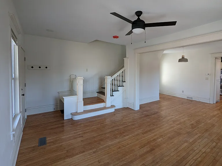 414 Cameron Ave — Photo 8