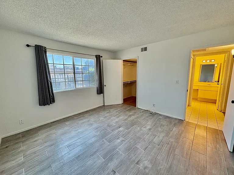 8505 Columbus Ave #106 — Photo 17