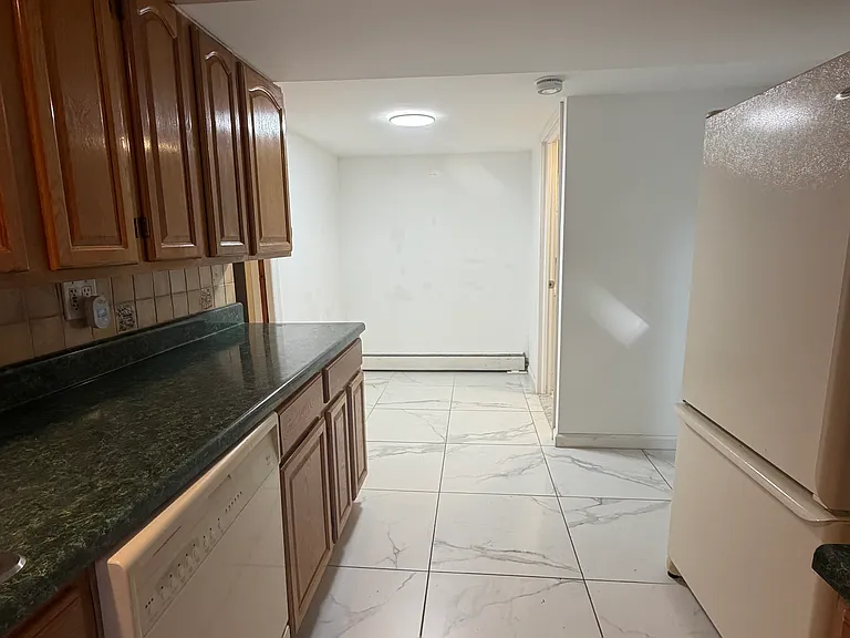 Bay 8 St — Photo 2