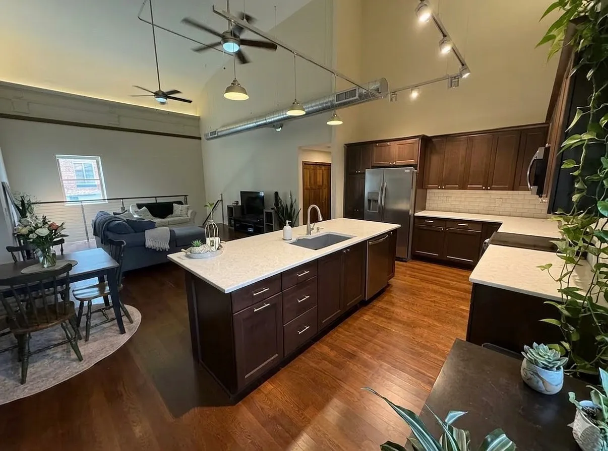 2 bed, 1700 sqft, $2,160 — Photo 1