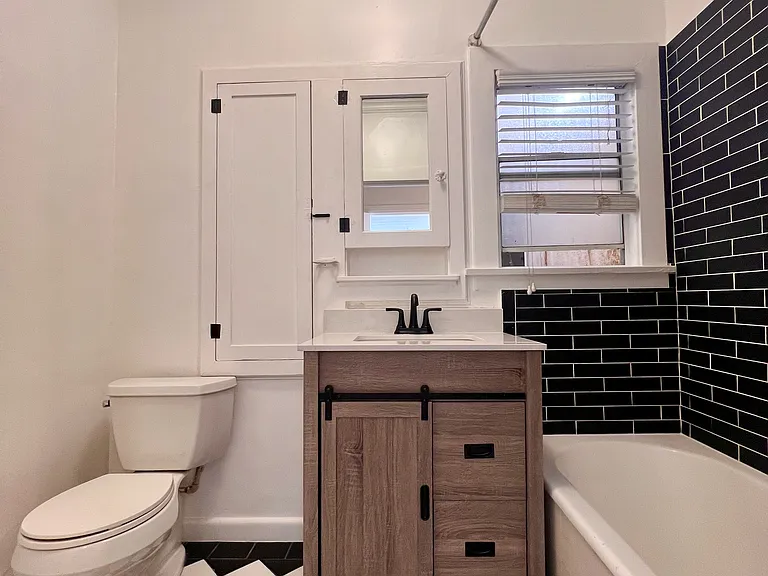 535 N Alexandria Ave #204 — Photo 6