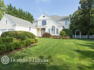 27 Meadow Ln, Manhasset, NY 11030