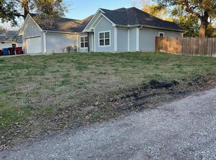 310 Austin St, Farmersville, TX 75442