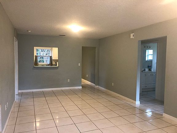 5th image of 45 Belleaire Dr