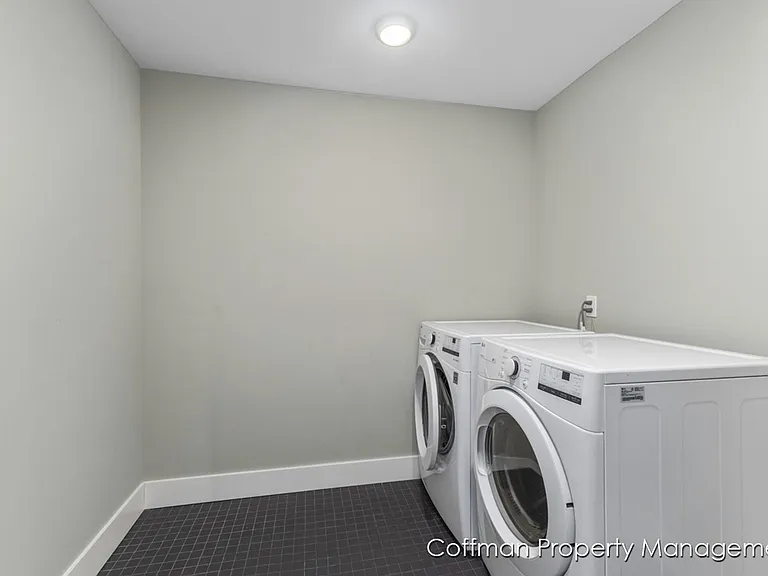 810 Benson Ave NE — Photo 35