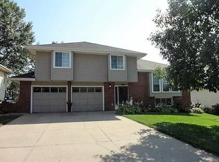 15017 Arbor St, Omaha, NE 68144