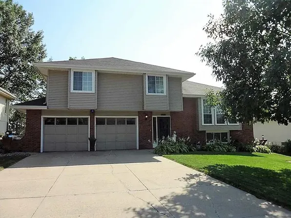 15017 Arbor St, Omaha, NE 68144