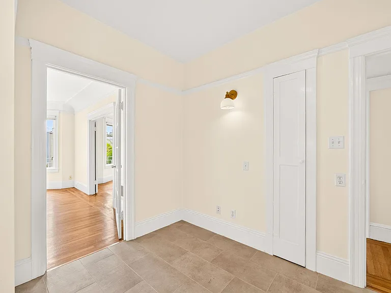 1545 Lombard St — Photo 9