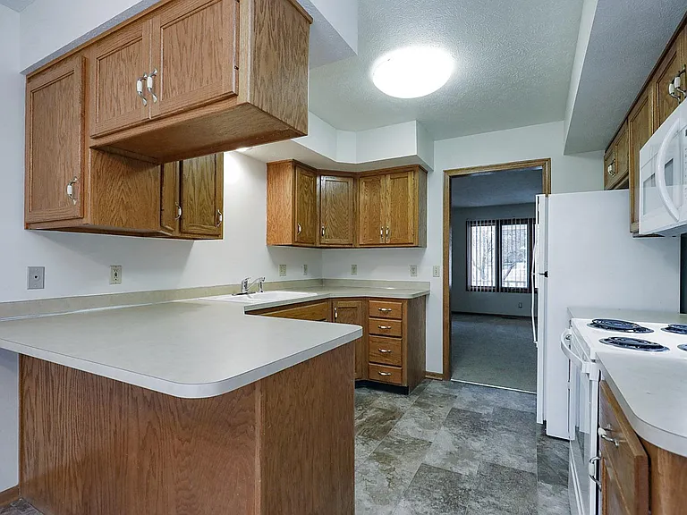 1107 Knox St — Photo 4
