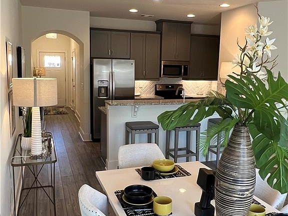 5th image of 5876 Greystone Dr