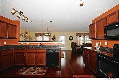 4th image of 5400 Portman Dr