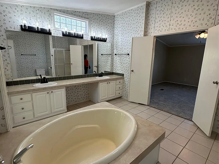 104 Ramirez St — Photo 16