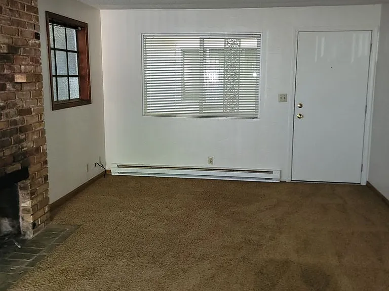 310-Colony Apartments — Photo 2