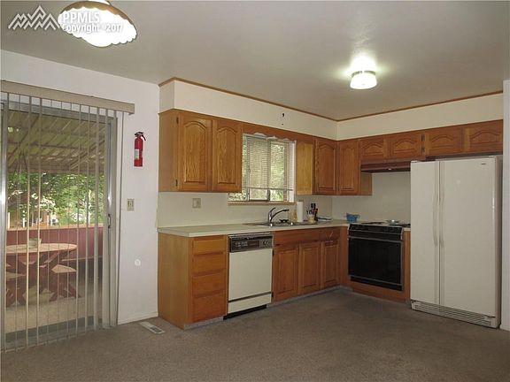 Refrigerator is included!  Pikes Peak view from Deck!