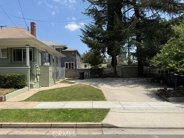 102 1/2 S Buena Vista St — Photo 8
