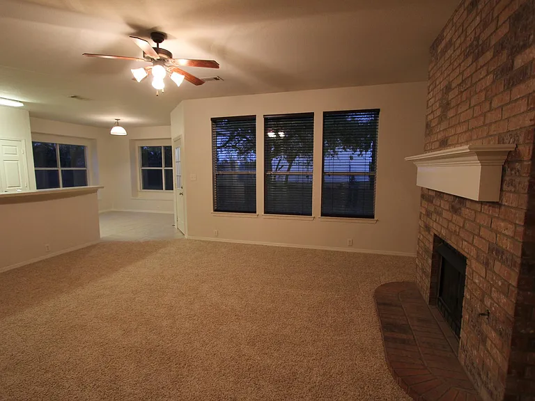 1017 Porter Pl — Photo 6