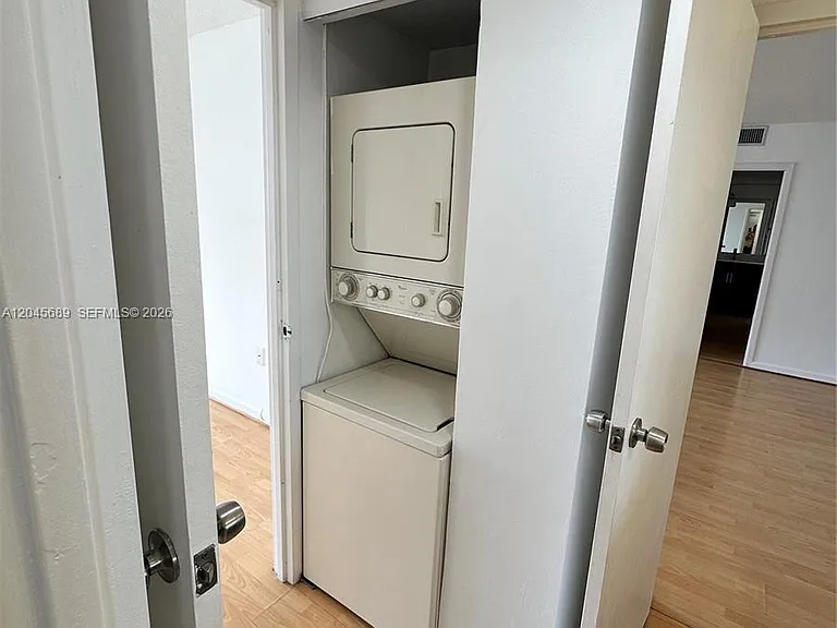 2333 Brickell Ave #1610 — Photo 13