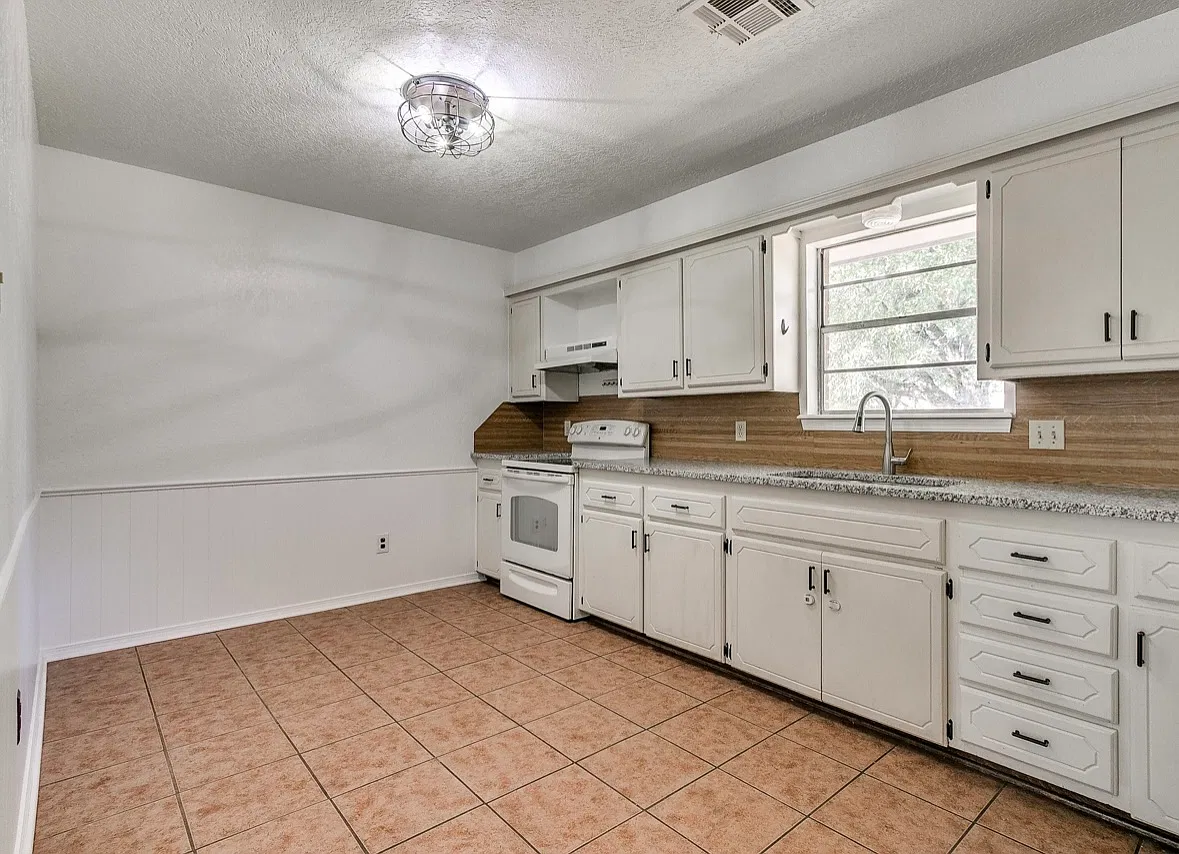 2 bed, 857 sqft, $1,175 — Photo 4