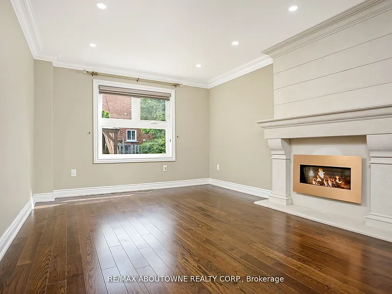 2235 Grenville Dr — Photo 13