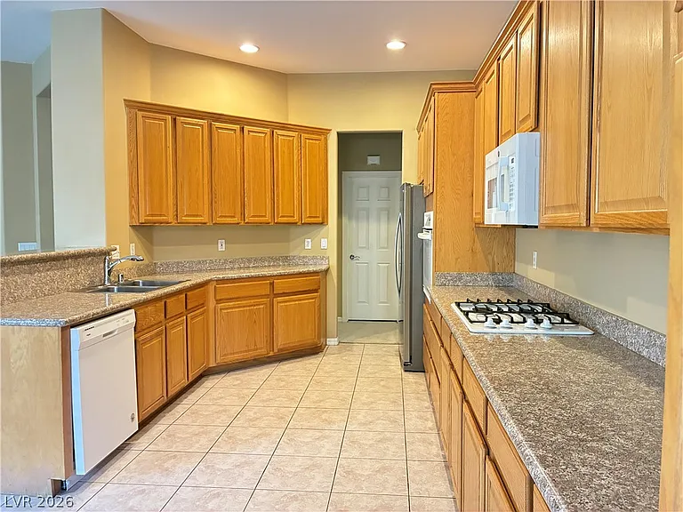 2275 Moresca Ave — Photo 11