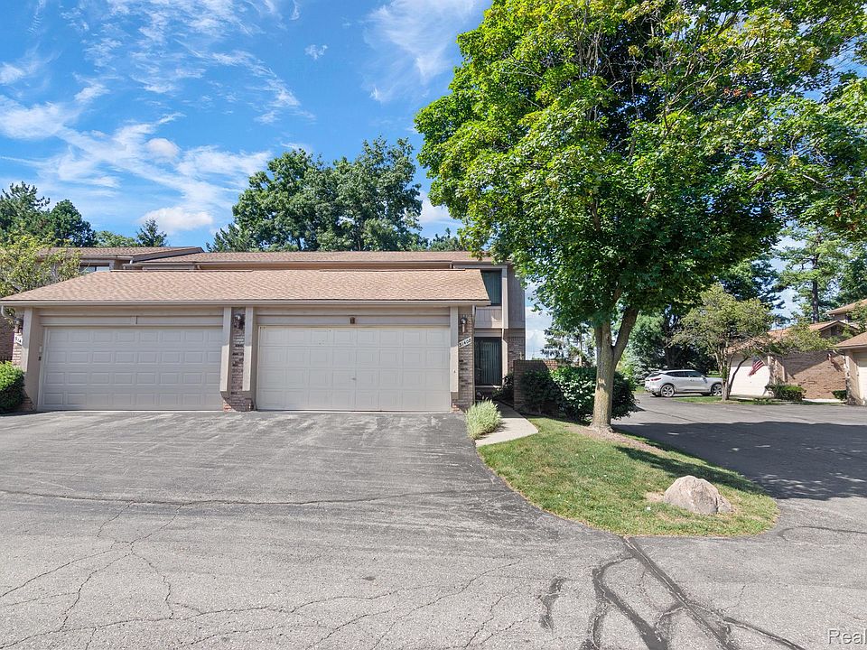 1st image of 31408 Hunters Circle Dr #38
