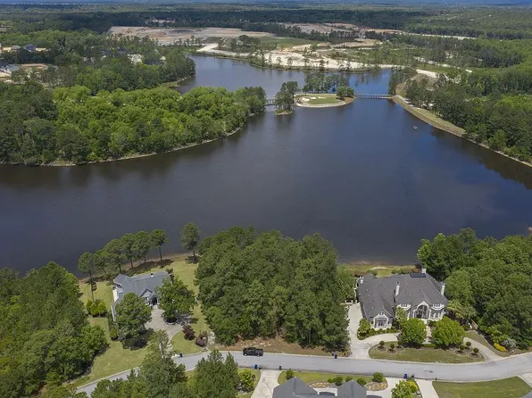 126 Island View Cir, Elgin, SC 29045