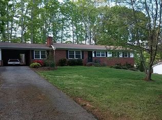 633 Sommerdale Ct, Rural Hall, NC 27045