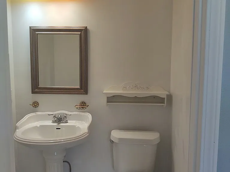 719 W Faulkner St #719 — Photo 8