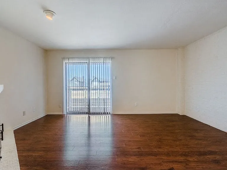 Shenandoah Apartments — Photo 15