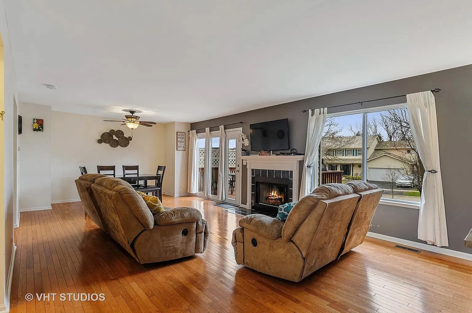 3 bed, 2.5 bath, 1524 sqft, $2,695 — Photo 3