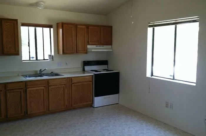 17 Barton Ct — Photo 4