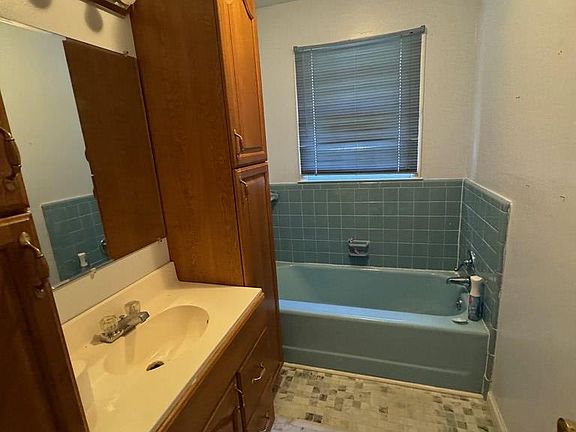 4th image of 54 Hilltop Dr
