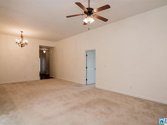 4th image of 1143 Castlemaine Dr