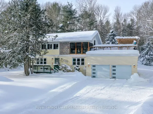 256 Woodland Dr, Huntsville, ON P1H 1A6