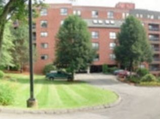 605 Summer Ave #4-103, Reading, MA 01867