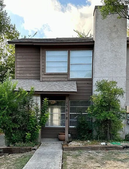 13618 Dutch Myrtle — Photo 1