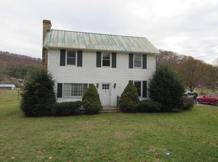 3441 Maple Acres Rd, Bluefield, WV 24701