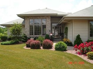 1953 Rolling Ridge Dr, West Bend, WI 53090