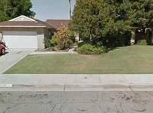 1392 Ash Ave, Clovis, CA 93611